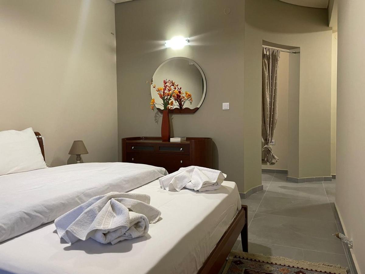 Aretousa - Center Luxury Suites 1 Néa Péramos Eksteriør bilde