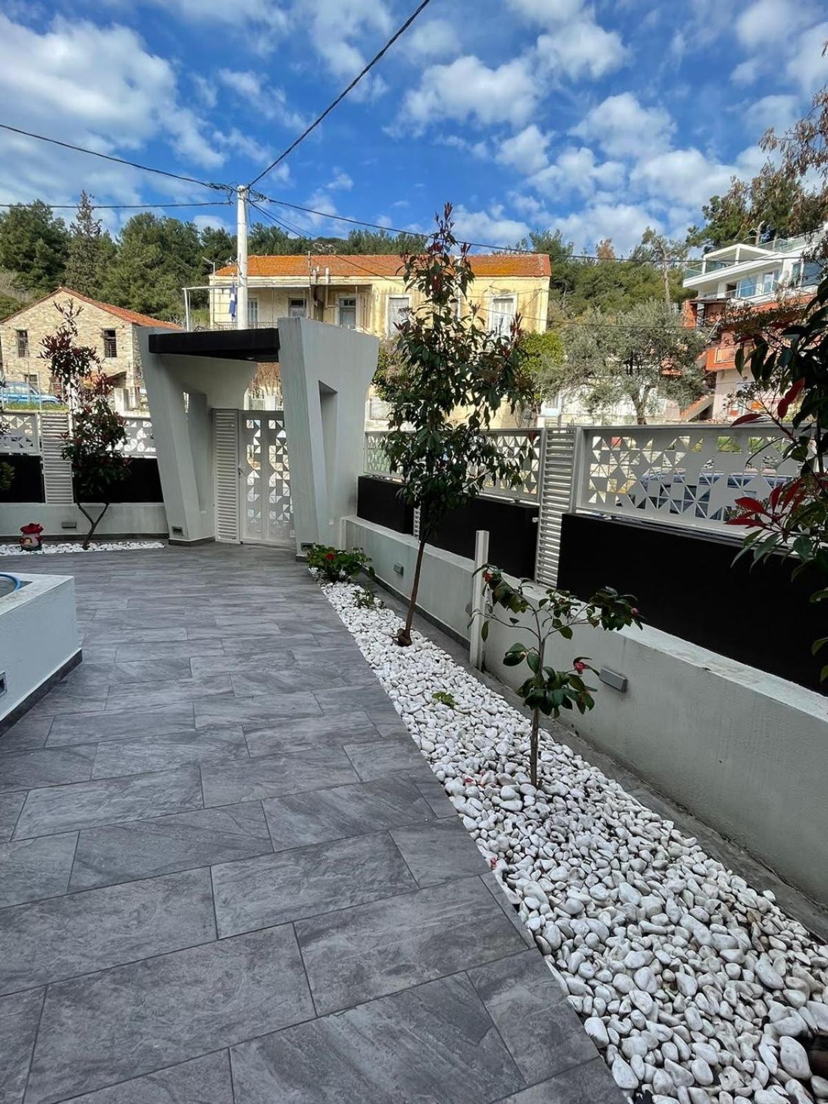 Aretousa - Center Luxury Suites 1 Néa Péramos Eksteriør bilde